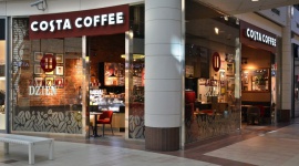 COSTA stawia na Polskę. CHI Polska zmienia się w COSTA COFFEE POLSKA BIZNES, Firma - Zgodnie z przyjętą strategią, właściciel i operator sieci zmienia nazwę na COSTA COFFEE POLSKA SA (dawniej CHI Polska SA). Zmiana jest elementem strategii firmy, zmierzającej do umacniania świadomości marki wśród Polaków.