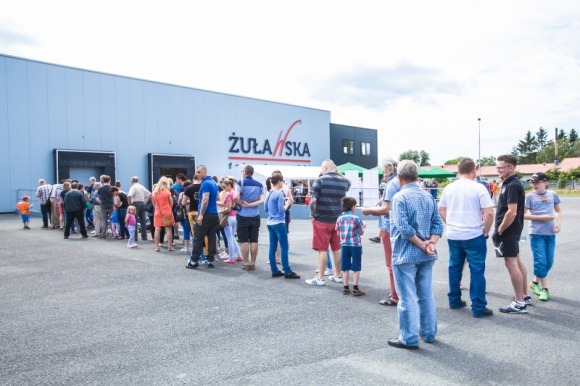 Setki Elblążan w Żuławskiej Fabryce grupy Meble Wójcik
