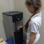 Ideal Group dostarcza darmową wodę do radomskich szkół