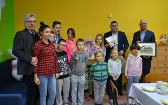 WIŚNIOWSKI spełnił marzenie o bezpieczeństwie dzieci z Domu Dziecka w Pleszewie