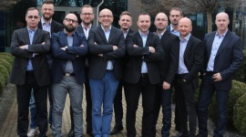 Historia niejednego uśmiechu BIZNES, Firma - Kiedy w 1996 roku Szczepan Buryło założył prywatne przedsiębiorstwo oparte w 100% na polskim kapitale nie przypuszczał, że za 20 lat będzie stał na czele niekwestionowanego lidera systemów orynnowania w branży budowlanej.