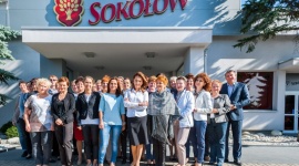 Sokołów S.A. wyróżniony w konkursie EB Kreator BIZNES, Firma - Firma Sokołów S.A. zdobyła wyróżnienie w największym, prestiżowym konkursie employer branding – EB Kreator. Uznanie jury zyskała zakładka „kariera” na nowej stronie firmowej www.sokolow.pl.