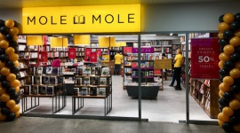 Otwarto księgarnie Mole Mole na Dworcu Centralnym BIZNES, Firma - Tuż przy peronie pierwszym w podziemiach Dworca Centralnego w Warszawie otwarto księgarnię Mole Mole.