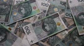 Święta z kredytem lub pożyczką? Sprawdź na co uważać, wybierając ofertę LIFESTYLE, Finanse - Mimo że przeciętne wynagrodzenie nad Wisłą z roku na rok jest coraz wyższe, część Polaków w czasie świątecznej gorączki zdecyduje się na zaciągnięcie kredytu lub pożyczki.