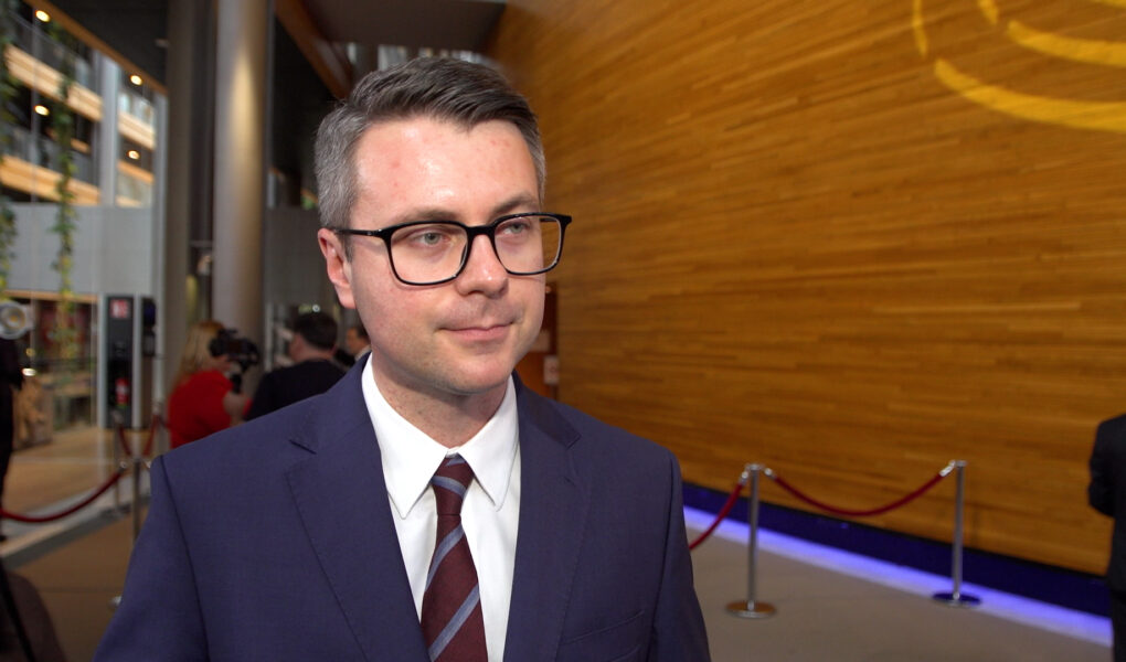 Europosłowie krytyczni wobec propozycji nowego budżetu UE. Wśród wad zmiany w polityce rolnej i nowe podatki europejskie