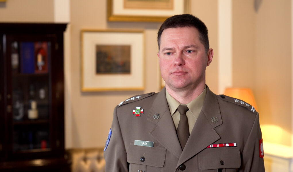 Pięciokrotnie więcej ataków na wojskowe sieci i systemy teleinformatyczne niż przed wybuchem wojny w Ukrainie. AI będzie mocniej wspierać cyberobronę