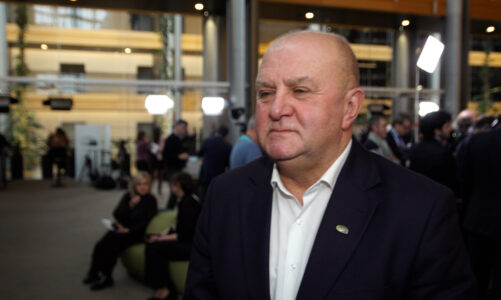 Europosłowie chcą regulacji zarządzania algorytmicznego w miejscu pracy. Ważne decyzje mają być podejmowane przez człowieka