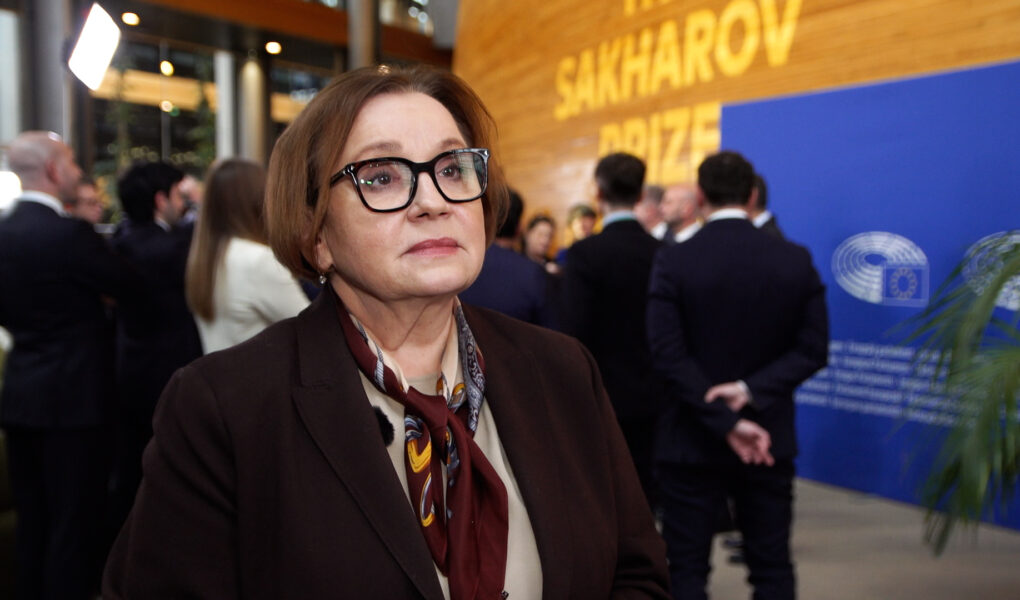 Komisja Europejska proponuje łagodniejsze wymogi dla sektora motoryzacyjnego. Chce ratować jego konkurencyjność